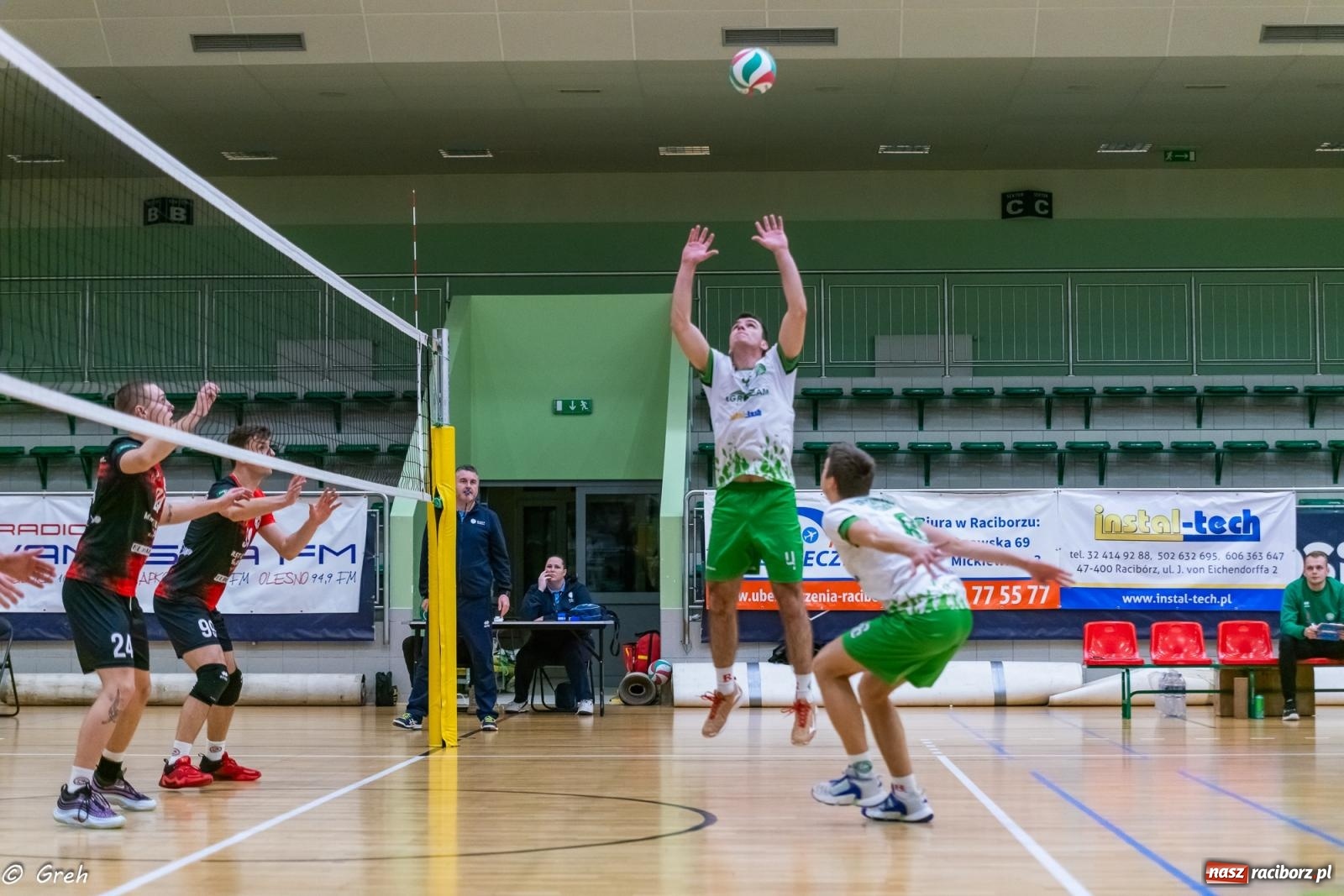 Zdjęcie w galerii na portalu naszraciborz.pl: Choć liderowi się postawili, punktów nie zdobyli [FOTO i WIDEO] wiadomości z regionu