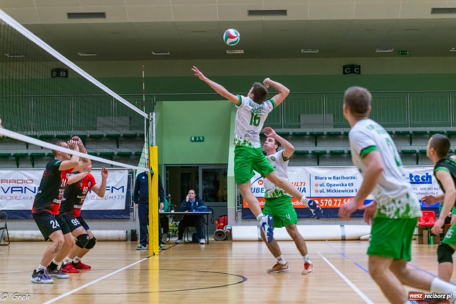 Zdjęcie w galerii na portalu naszraciborz.pl: Choć liderowi się postawili, punktów nie zdobyli [FOTO i WIDEO] wiadomości z regionu