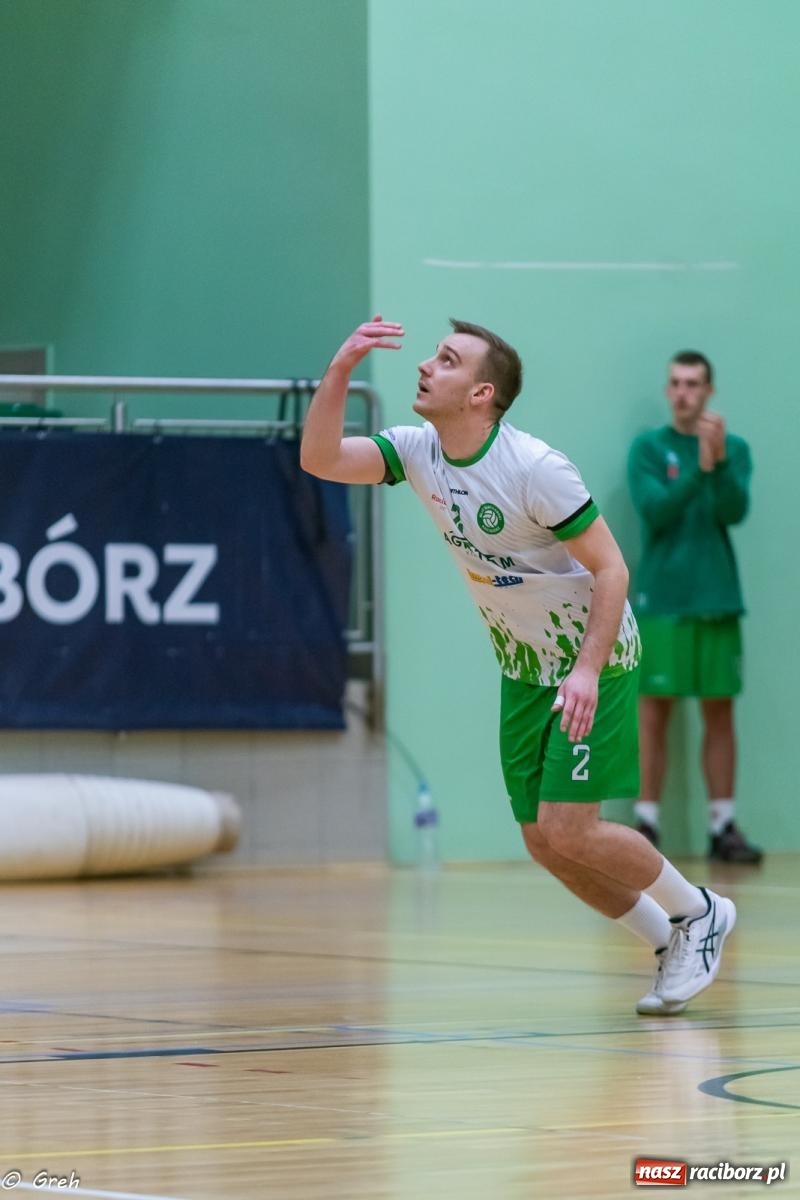 Zdjęcie w galerii na portalu naszraciborz.pl: Choć liderowi się postawili, punktów nie zdobyli [FOTO i WIDEO] wiadomości z regionu