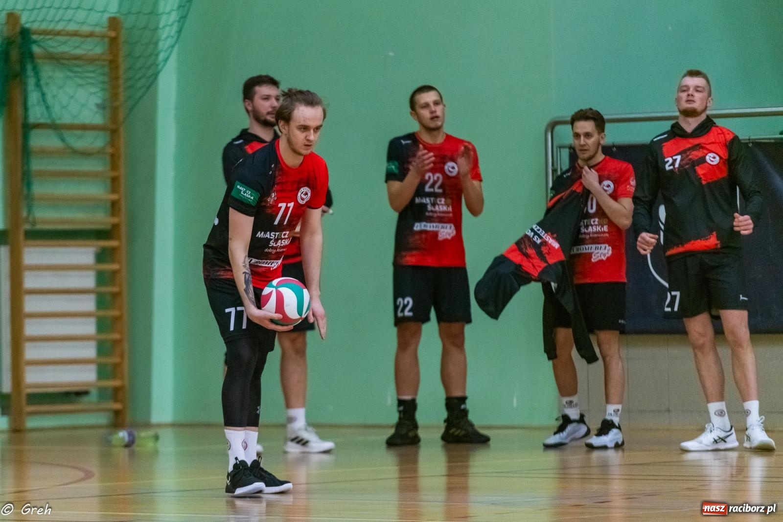 Zdjęcie w galerii na portalu naszraciborz.pl: Choć liderowi się postawili, punktów nie zdobyli [FOTO i WIDEO] wiadomości z regionu