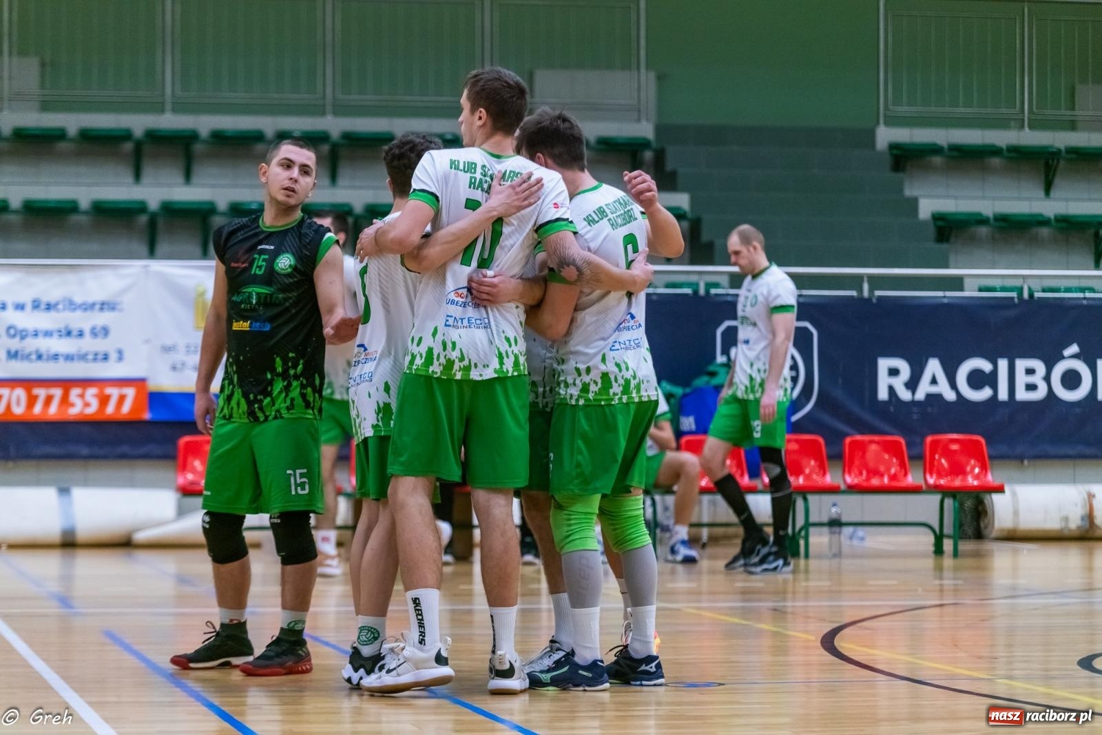 Zdjęcie w galerii na portalu naszraciborz.pl: Choć liderowi się postawili, punktów nie zdobyli [FOTO i WIDEO] wiadomości z regionu