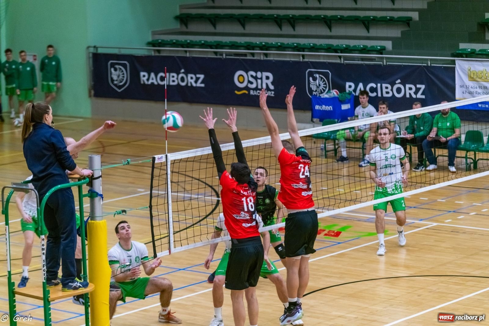 Zdjęcie w galerii na portalu naszraciborz.pl: Choć liderowi się postawili, punktów nie zdobyli [FOTO i WIDEO] wiadomości z regionu