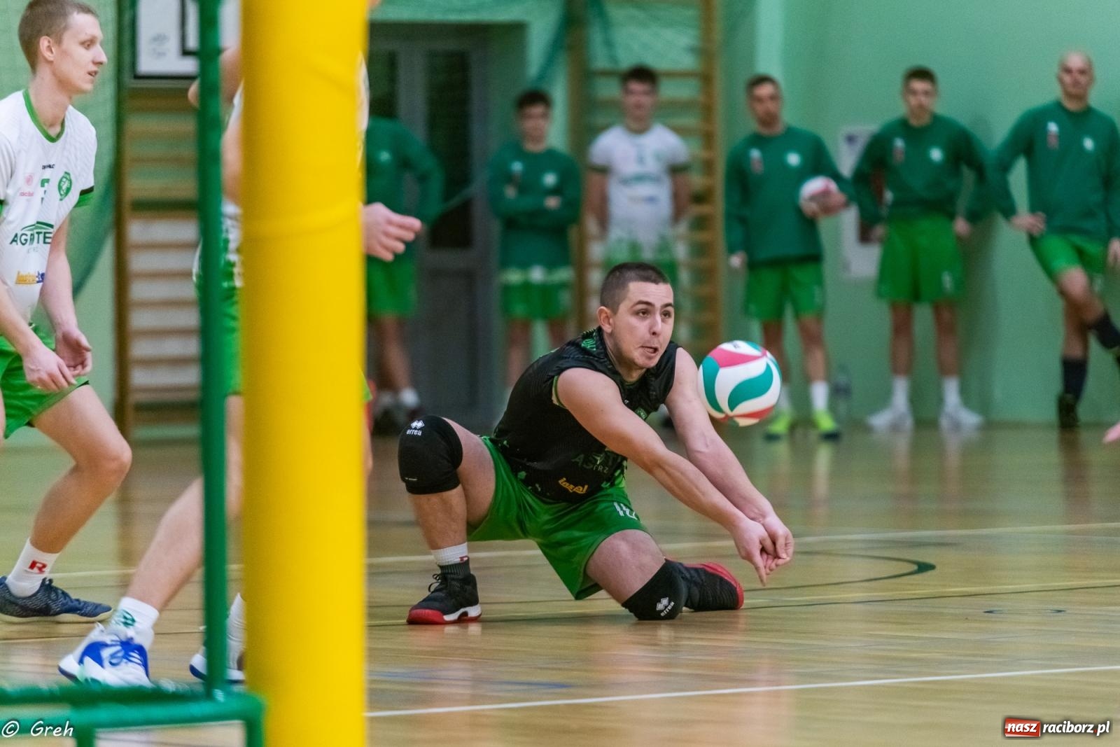 Zdjęcie w galerii na portalu naszraciborz.pl: Choć liderowi się postawili, punktów nie zdobyli [FOTO i WIDEO] wiadomości z regionu