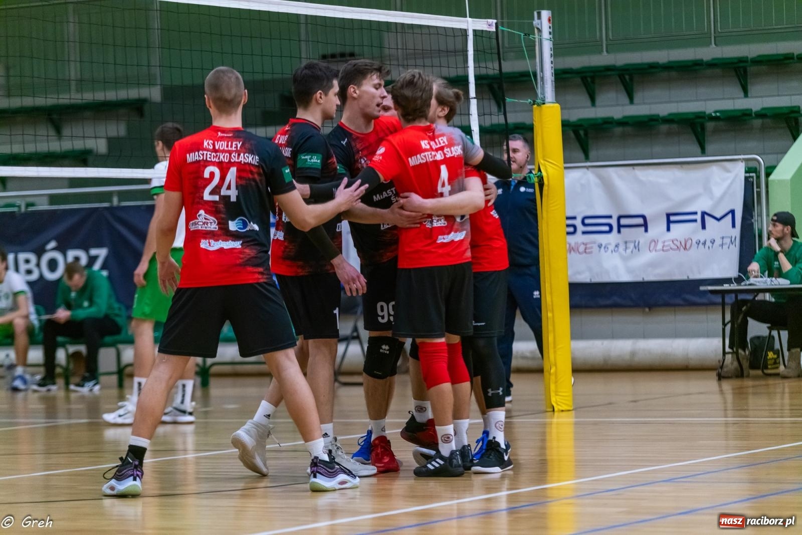 Zdjęcie w galerii na portalu naszraciborz.pl: Choć liderowi się postawili, punktów nie zdobyli [FOTO i WIDEO] wiadomości z regionu