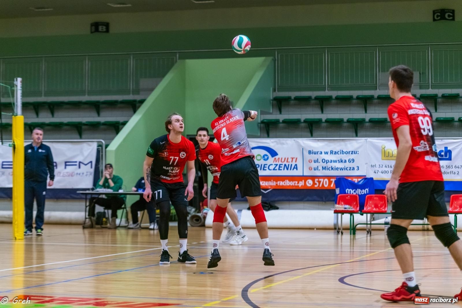 Zdjęcie w galerii na portalu naszraciborz.pl: Choć liderowi się postawili, punktów nie zdobyli [FOTO i WIDEO] wiadomości z regionu