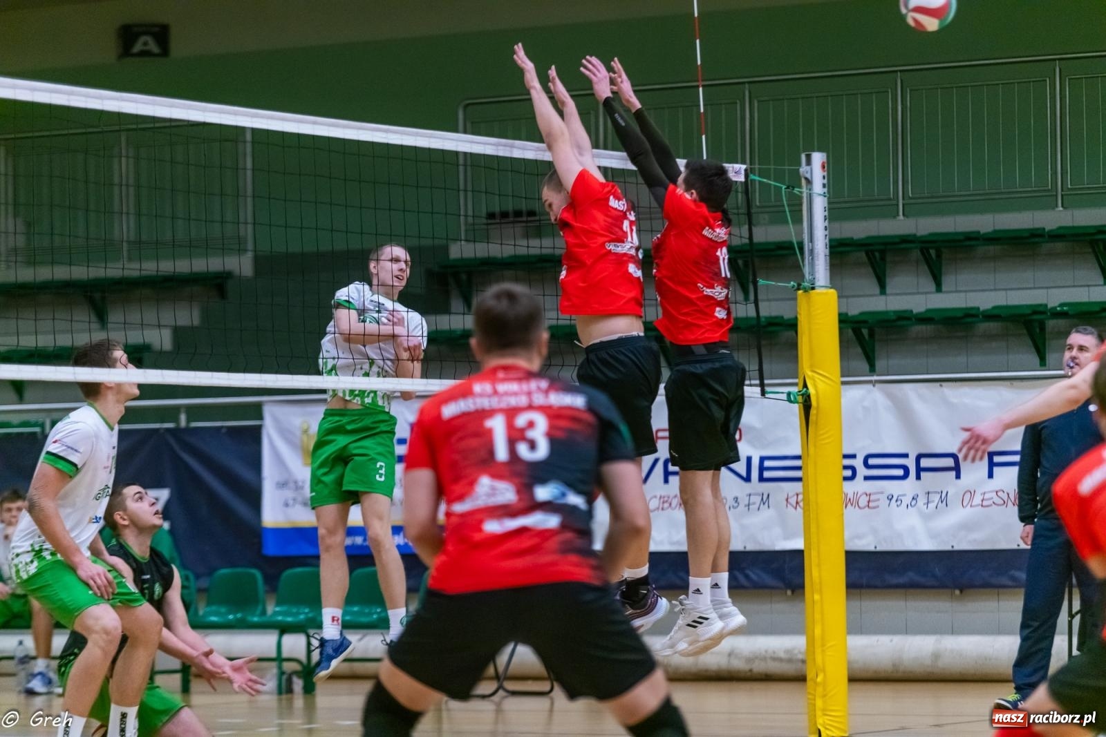 Zdjęcie w galerii na portalu naszraciborz.pl: Choć liderowi się postawili, punktów nie zdobyli [FOTO i WIDEO] wiadomości z regionu