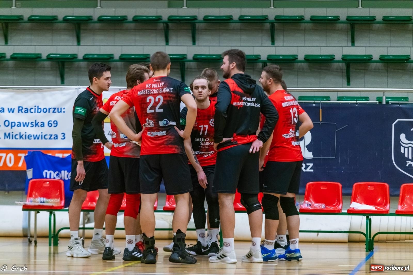 Zdjęcie w galerii na portalu naszraciborz.pl: Choć liderowi się postawili, punktów nie zdobyli [FOTO i WIDEO] wiadomości z regionu