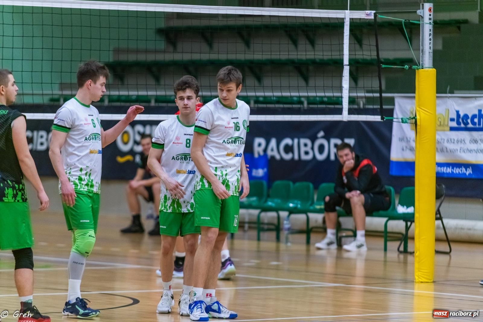 Zdjęcie w galerii na portalu naszraciborz.pl: Choć liderowi się postawili, punktów nie zdobyli [FOTO i WIDEO] wiadomości z regionu