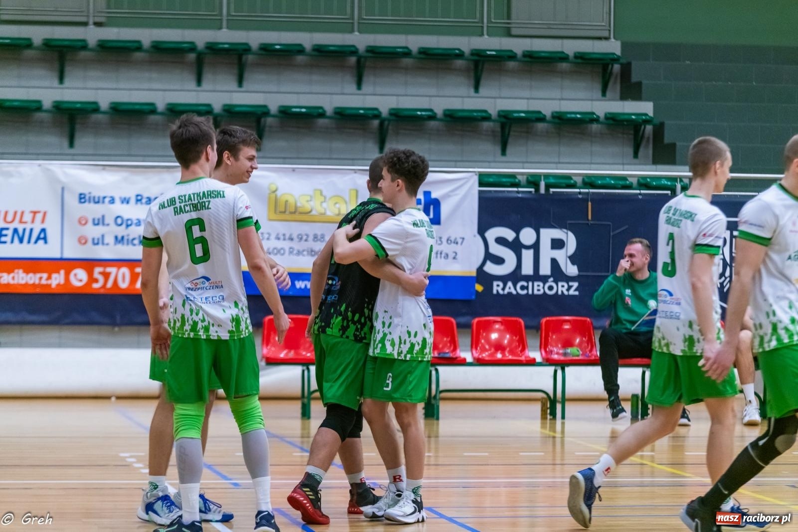 Zdjęcie w galerii na portalu naszraciborz.pl: Choć liderowi się postawili, punktów nie zdobyli [FOTO i WIDEO] wiadomości z regionu