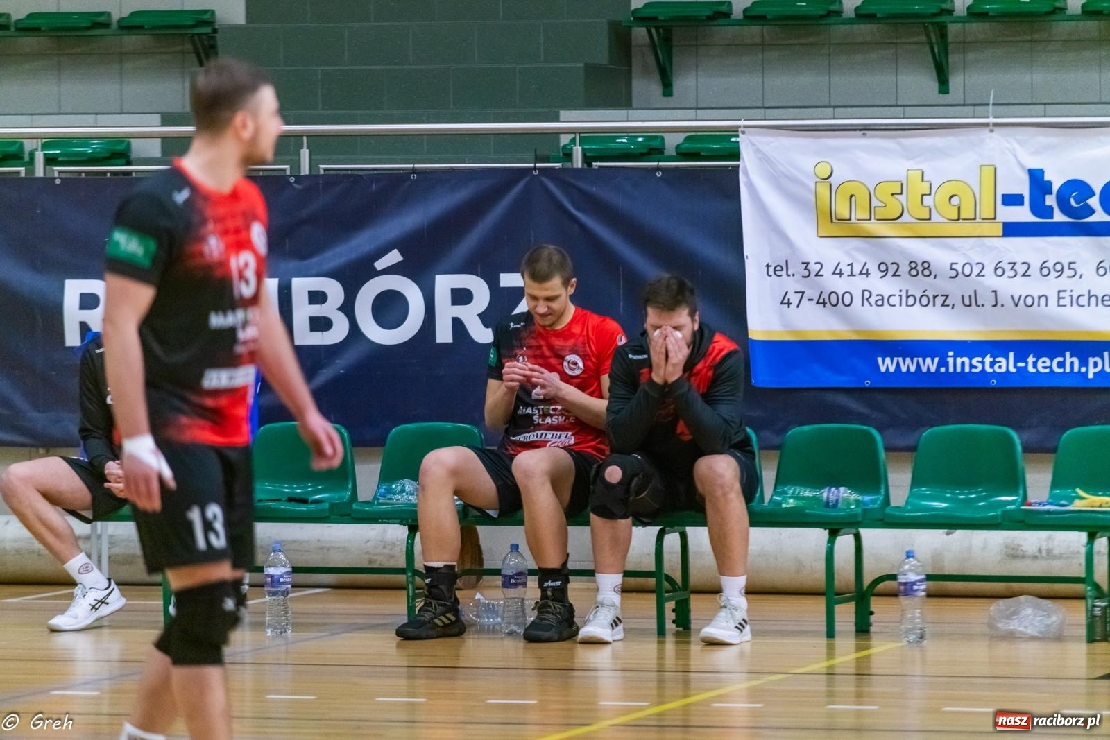 Zdjęcie w galerii na portalu naszraciborz.pl: Choć liderowi się postawili, punktów nie zdobyli [FOTO i WIDEO] wiadomości z regionu