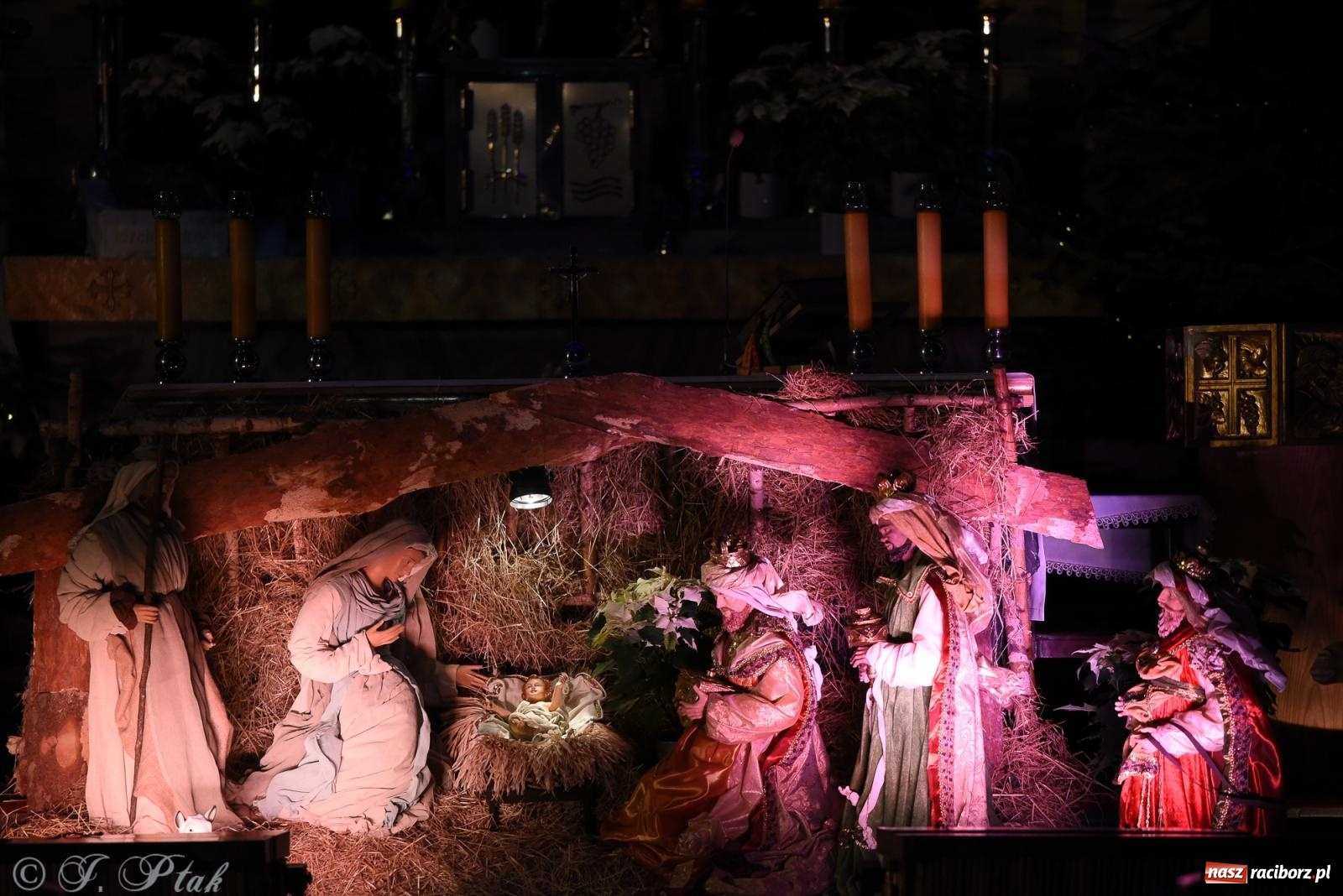 Zdjęcie w galerii na portalu naszraciborz.pl: Goście z Opola zagrali w okrąglaku [FOTO] wiadomości z regionu