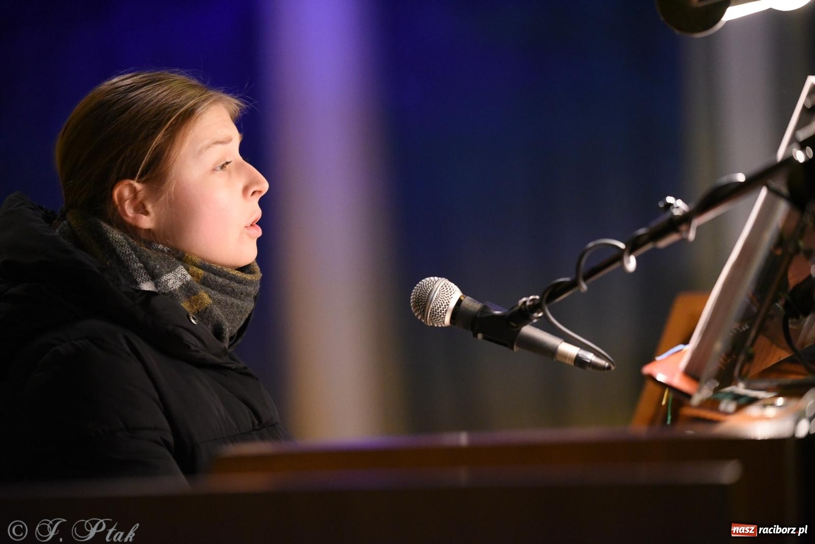 Zdjęcie w galerii na portalu naszraciborz.pl: Goście z Opola zagrali w okrąglaku [FOTO] wiadomości z regionu