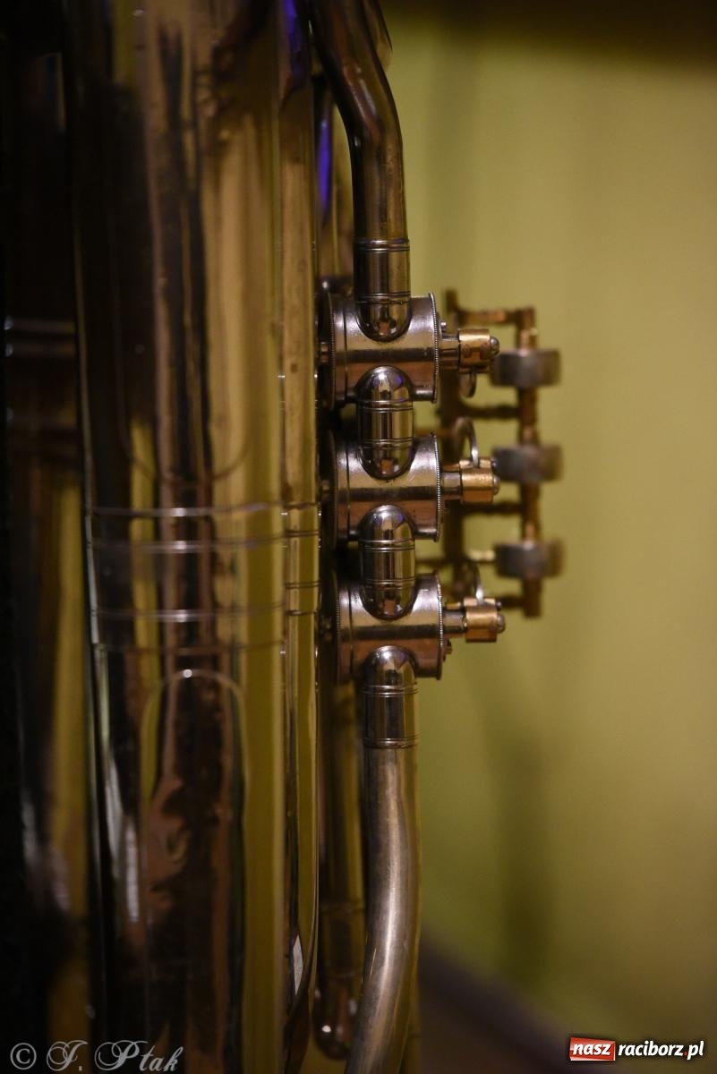 Zdjęcie w galerii na portalu naszraciborz.pl: Goście z Opola zagrali w okrąglaku [FOTO] wiadomości z regionu