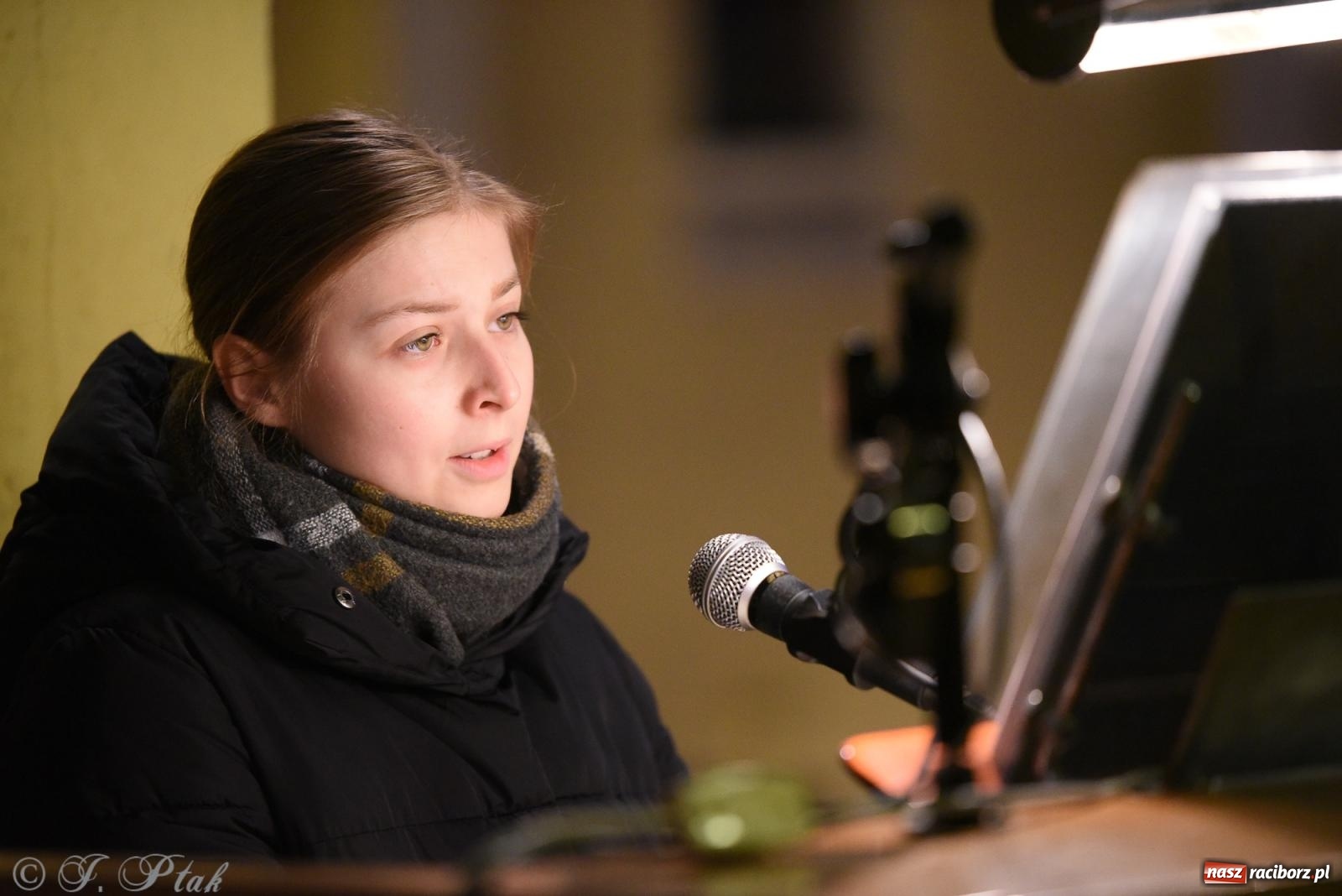 Zdjęcie w galerii na portalu naszraciborz.pl: Goście z Opola zagrali w okrąglaku [FOTO] wiadomości z regionu