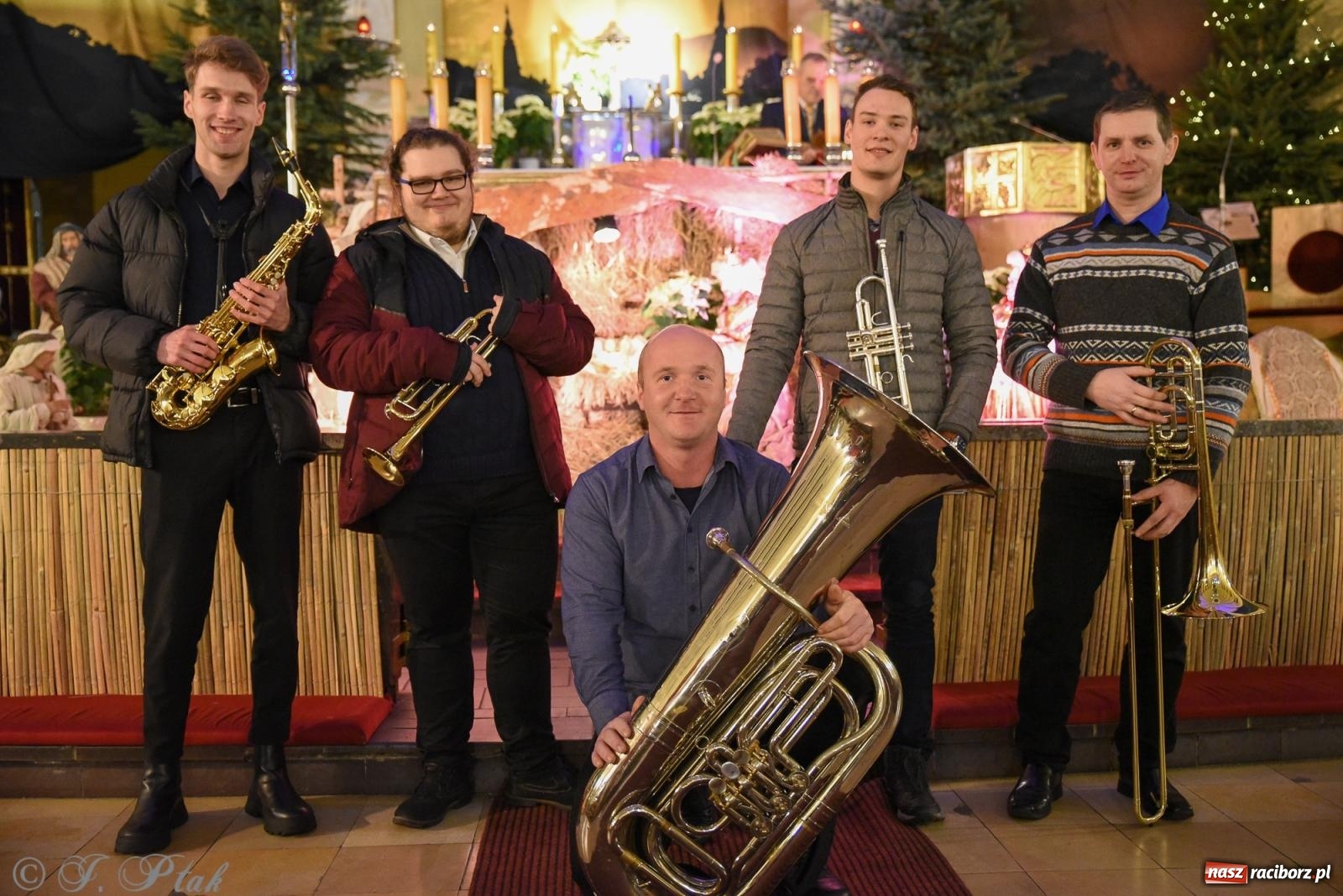 Zdjęcie w galerii na portalu naszraciborz.pl: Goście z Opola zagrali w okrąglaku [FOTO] wiadomości z regionu