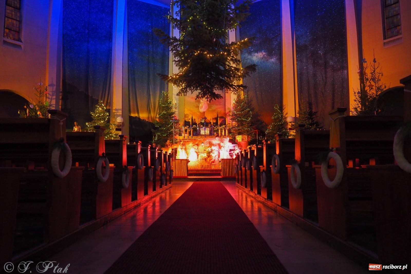 Zdjęcie w galerii na portalu naszraciborz.pl: Goście z Opola zagrali w okrąglaku [FOTO] wiadomości z regionu