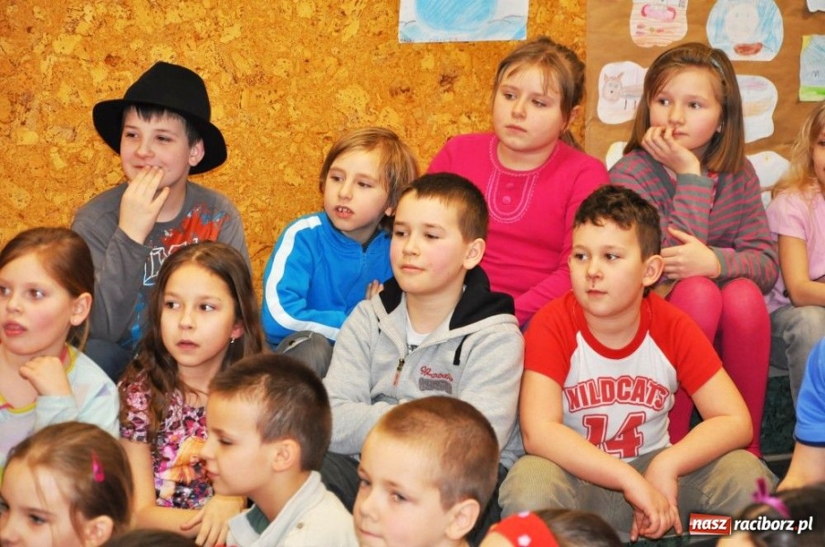 Zdjęcie w galerii na portalu naszraciborz.pl: Walentynkowe konkurencje w SP 13 wiadomości z regionu