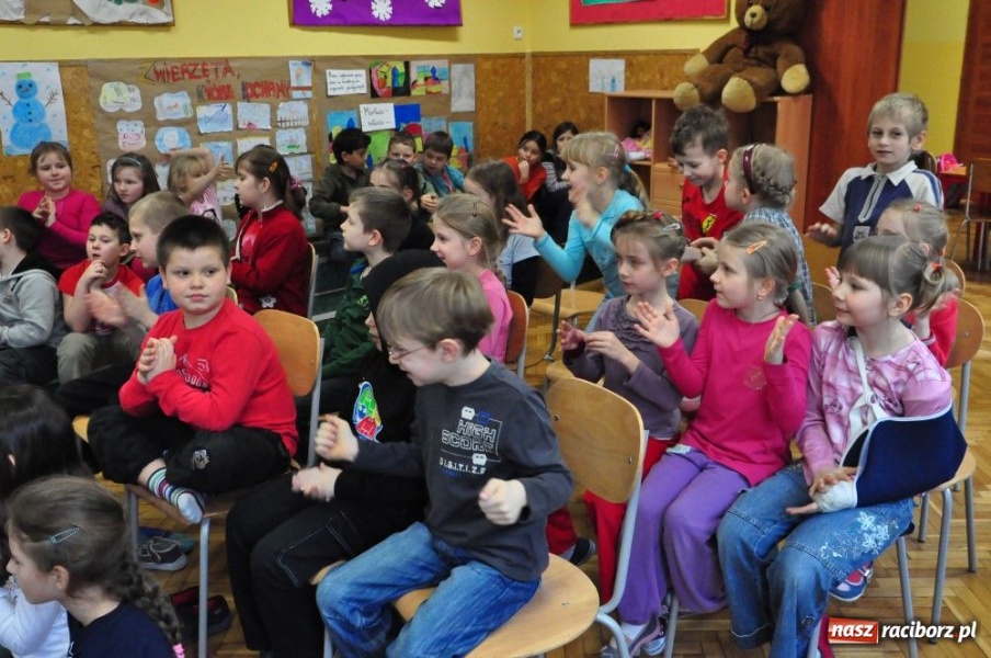 Zdjęcie w galerii na portalu naszraciborz.pl: Walentynkowe konkurencje w SP 13 wiadomości z regionu