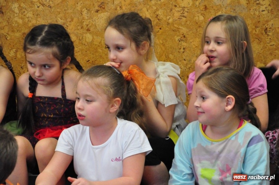 Zdjęcie w galerii na portalu naszraciborz.pl: Walentynkowe konkurencje w SP 13 wiadomości z regionu