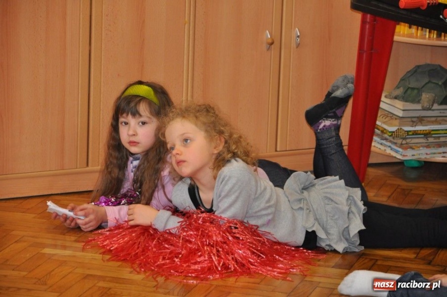 Zdjęcie w galerii na portalu naszraciborz.pl: Walentynkowe konkurencje w SP 13 wiadomości z regionu