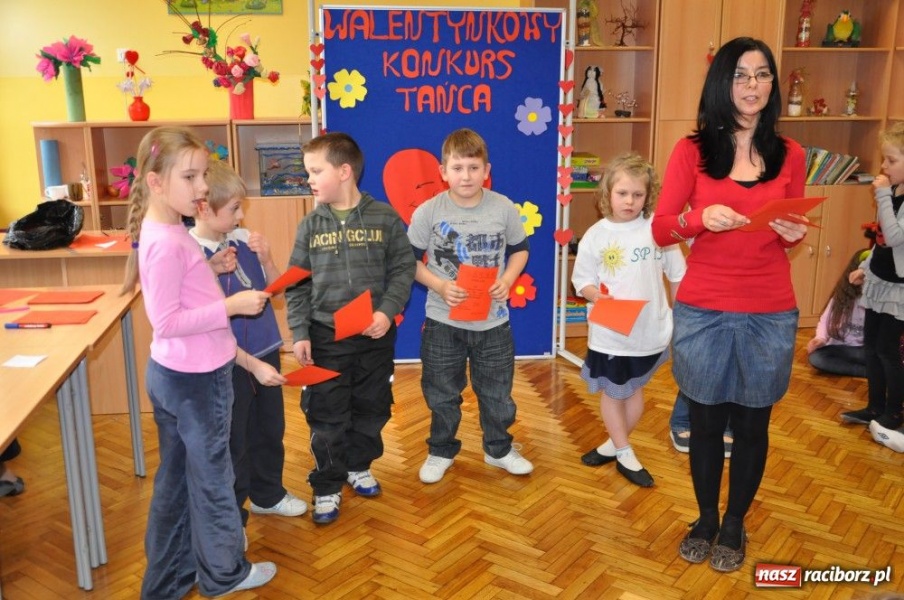 Zdjęcie w galerii na portalu naszraciborz.pl: Walentynkowe konkurencje w SP 13 wiadomości z regionu