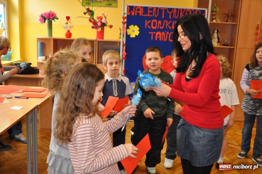Zdjęcie w galerii na portalu naszraciborz.pl: Walentynkowe konkurencje w SP 13 wiadomości z regionu
