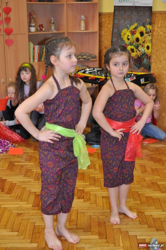 Zdjęcie w galerii na portalu naszraciborz.pl: Walentynkowe konkurencje w SP 13 wiadomości z regionu