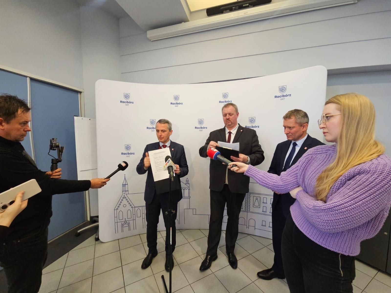 Zdjęcie w galerii na portalu naszraciborz.pl: Decyzje radnych uniemożliwiają działanie stowarzyszenia Pomocna dłoń [INFORMACJA URZĘDU MIASTA] wiadomości z regionu