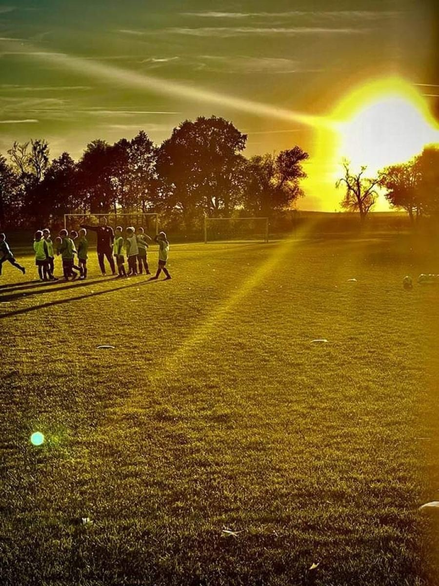 Zdjęcie w galerii na portalu naszraciborz.pl: Srebrna Gwiazdka PZPN Elite w rękach LKS Tworków wiadomości z regionu