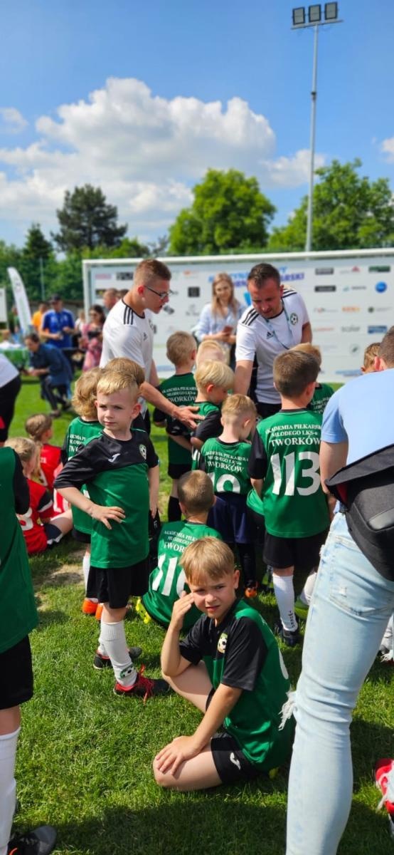 Zdjęcie w galerii na portalu naszraciborz.pl: Srebrna Gwiazdka PZPN Elite w rękach LKS Tworków wiadomości z regionu