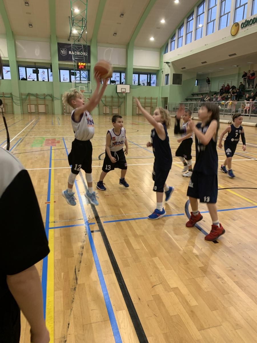 Zdjęcie w galerii na portalu naszraciborz.pl: Udana sobota młodych zawodników Minibasketball Racibórz wiadomości z regionu