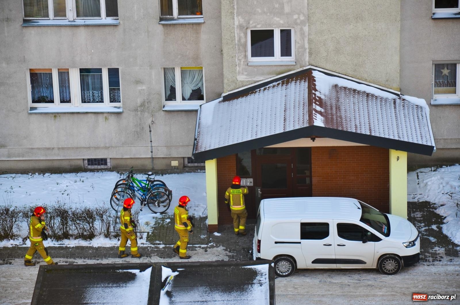 Zdjęcie w galerii na portalu naszraciborz.pl: Raport 998. Strażacy w akcji przy Katowickiej wiadomości z regionu