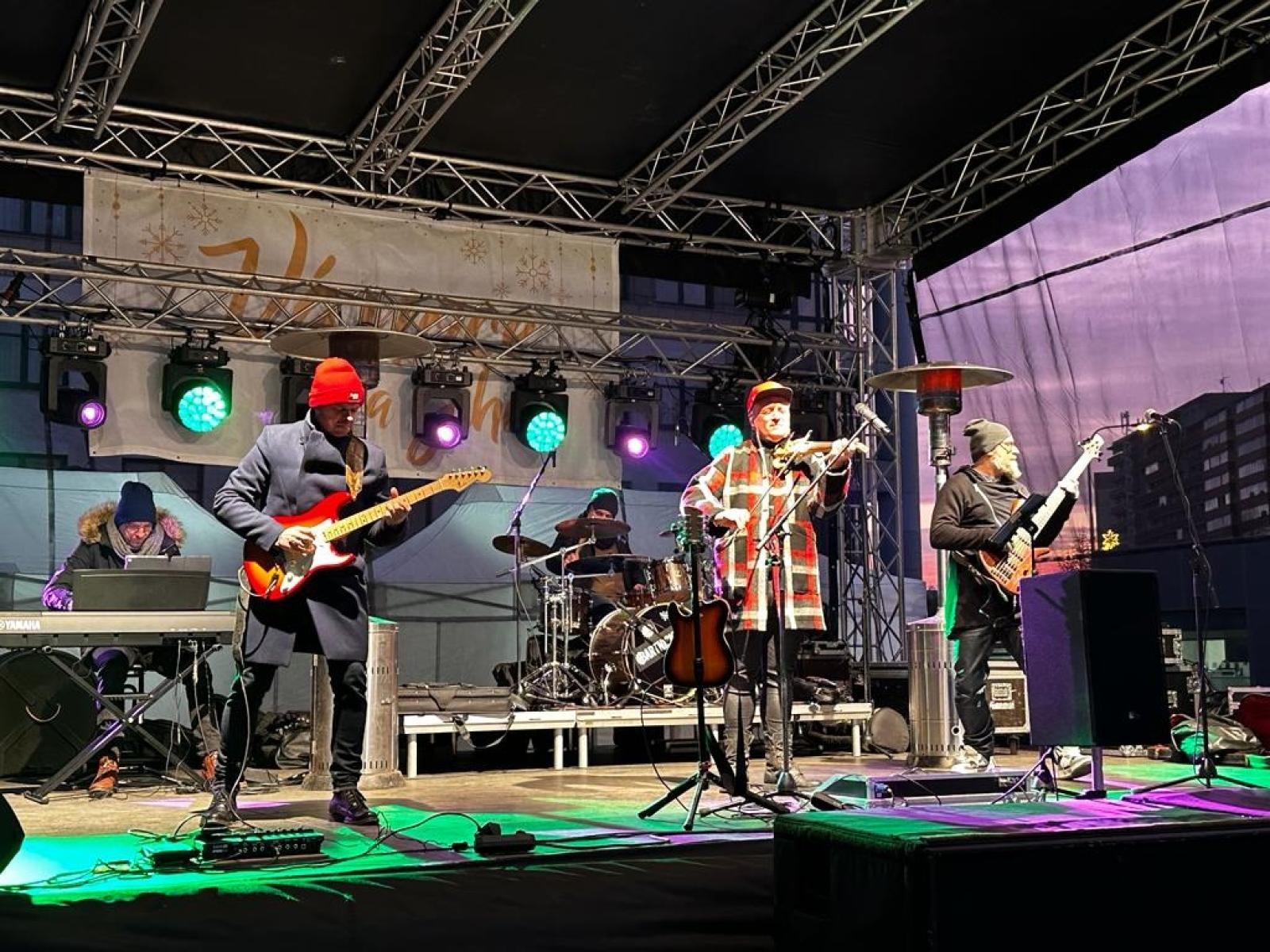 Zdjęcie w galerii na portalu naszraciborz.pl: Wyjątkowy koncert kolędowy zespołu Bartnicky już w sobotę w Kietrzu! wiadomości z regionu