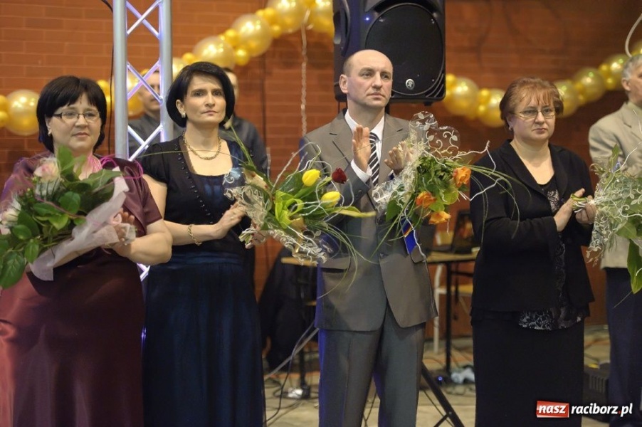 Zdjęcie w galerii na portalu naszraciborz.pl: Studniówka w Mickiewiczu wiadomości z regionu