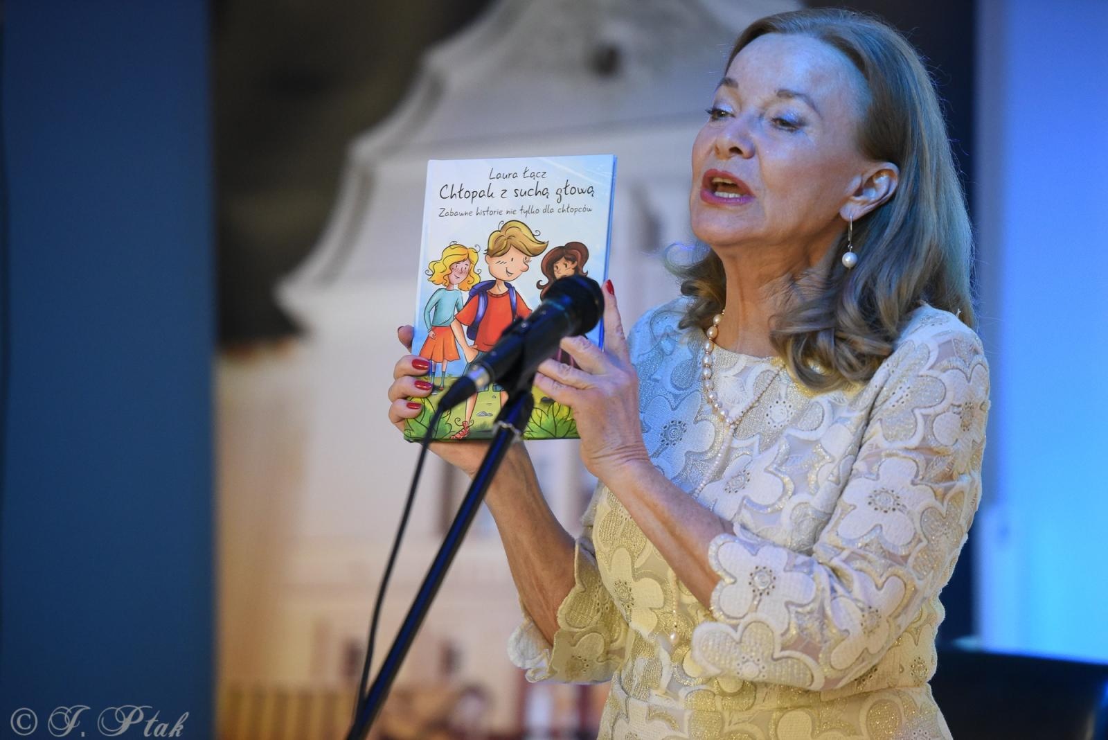 Zdjęcie w galerii na portalu naszraciborz.pl: Filmowa Gabriela z serialu Klan wystąpiła w Raciborzu wiadomości z regionu