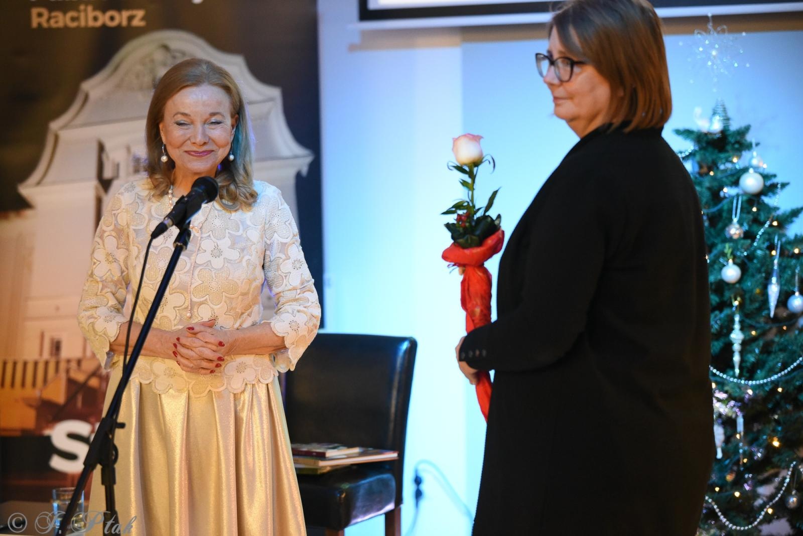 Zdjęcie w galerii na portalu naszraciborz.pl: Filmowa Gabriela z serialu Klan wystąpiła w Raciborzu wiadomości z regionu