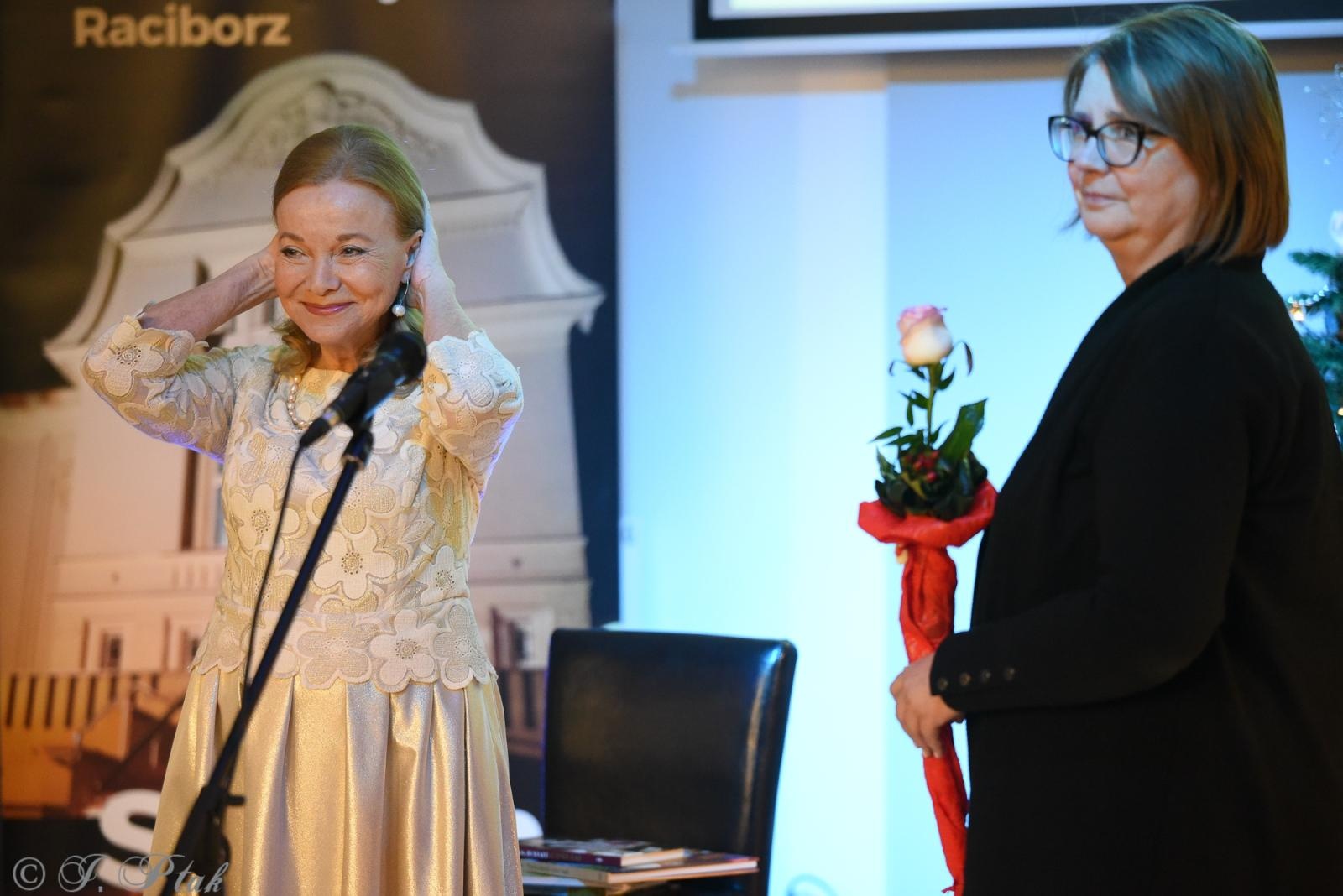 Zdjęcie w galerii na portalu naszraciborz.pl: Filmowa Gabriela z serialu Klan wystąpiła w Raciborzu wiadomości z regionu