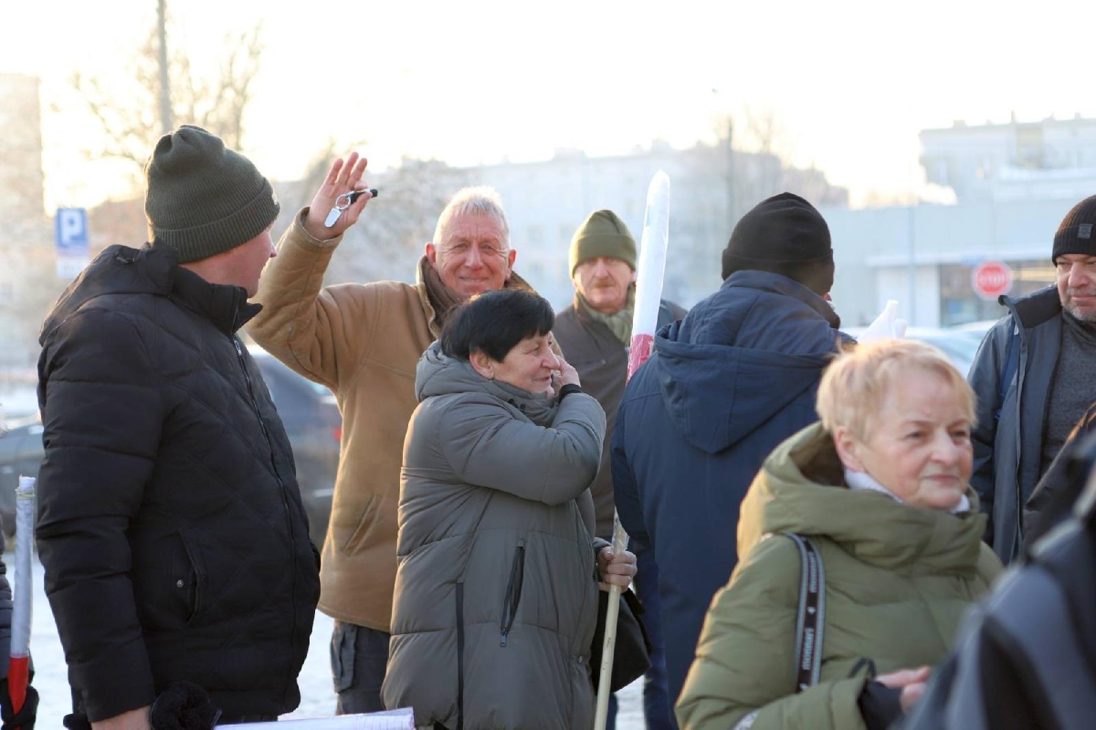 Zdjęcie w galerii na portalu naszraciborz.pl: Protest Wolnych Polaków. Blisko 60 osób zmierza do stolicy z Raciborza wiadomości z regionu