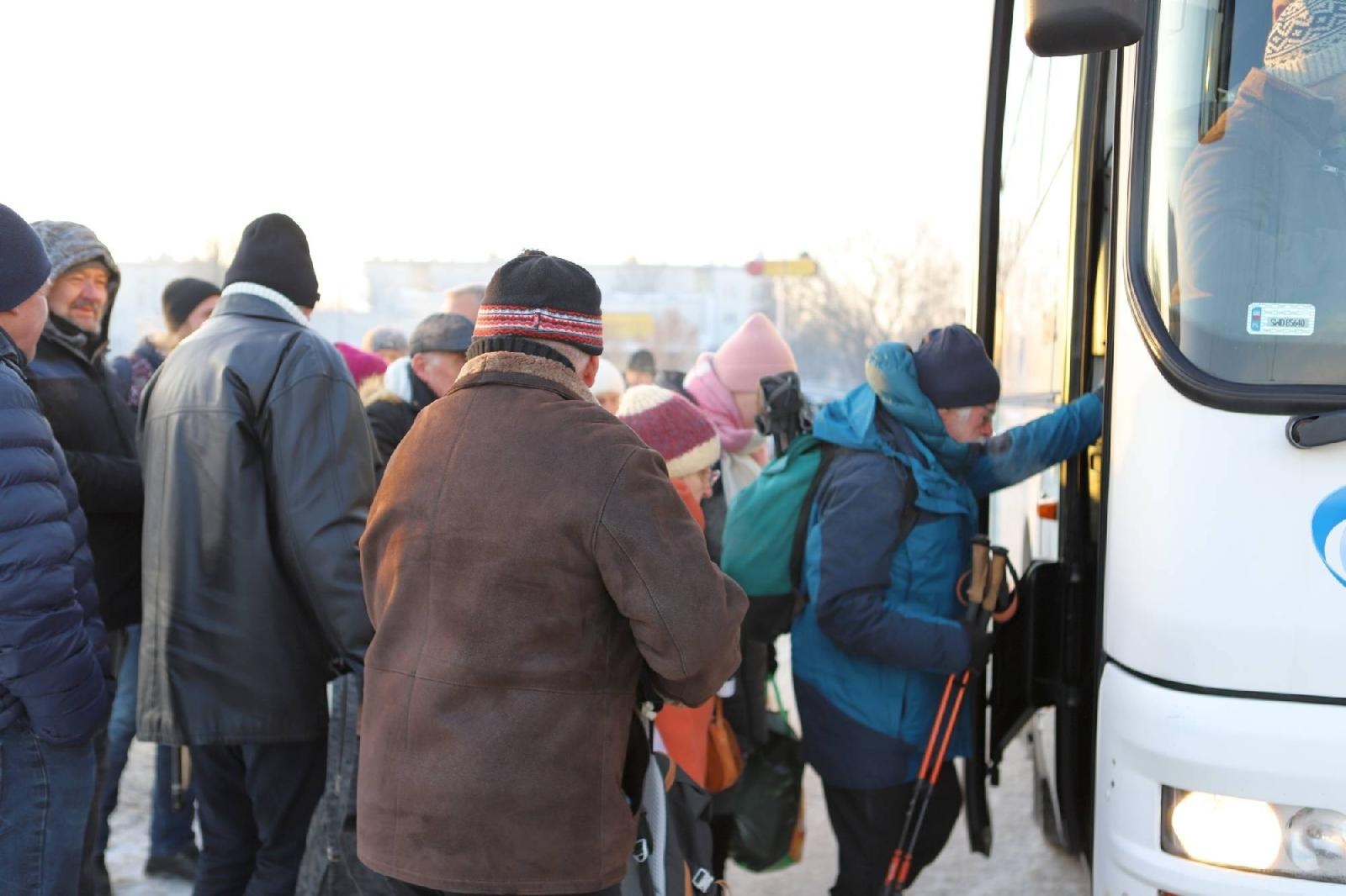 Zdjęcie w galerii na portalu naszraciborz.pl: Protest Wolnych Polaków. Blisko 60 osób zmierza do stolicy z Raciborza wiadomości z regionu