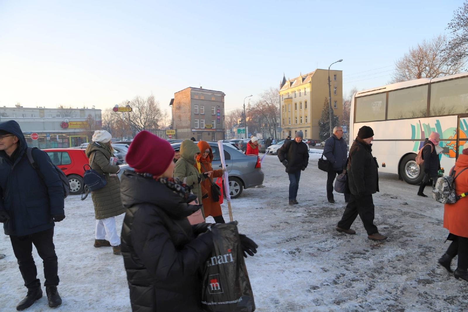Zdjęcie w galerii na portalu naszraciborz.pl: Protest Wolnych Polaków. Blisko 60 osób zmierza do stolicy z Raciborza wiadomości z regionu
