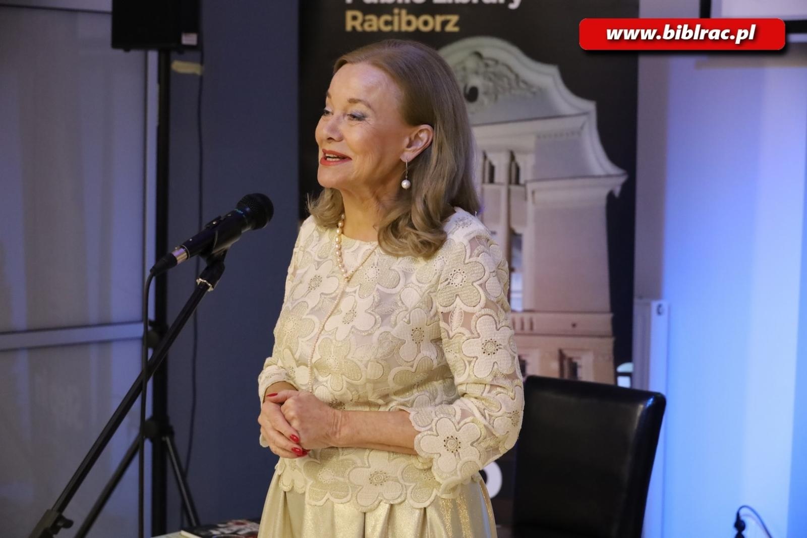 Zdjęcie w galerii na portalu naszraciborz.pl: Żeby nam się jeszcze chciało! Laura Łącz wystąpiła w raciborskiej bibliotece wiadomości z regionu