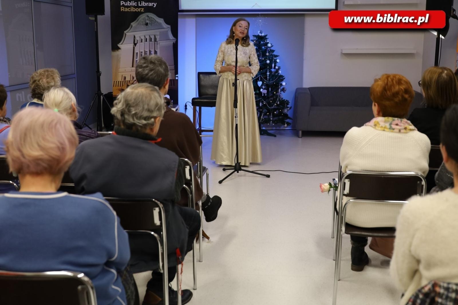 Zdjęcie w galerii na portalu naszraciborz.pl: Żeby nam się jeszcze chciało! Laura Łącz wystąpiła w raciborskiej bibliotece wiadomości z regionu