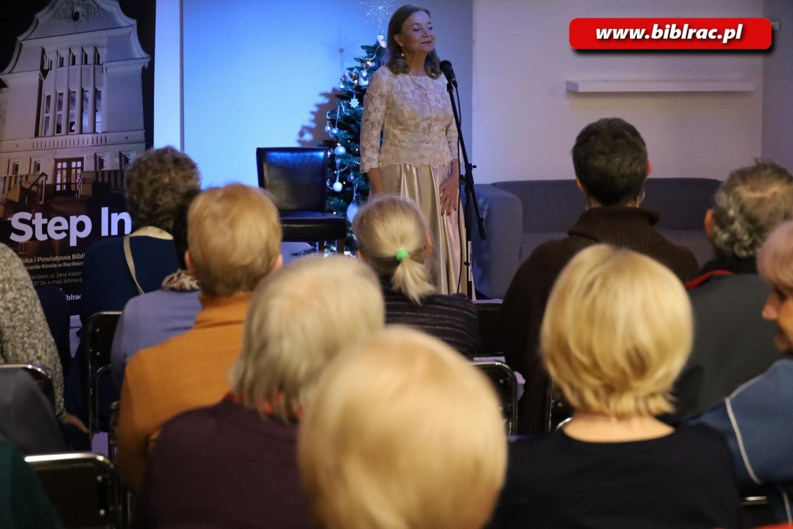 Zdjęcie w galerii na portalu naszraciborz.pl: Żeby nam się jeszcze chciało! Laura Łącz wystąpiła w raciborskiej bibliotece wiadomości z regionu