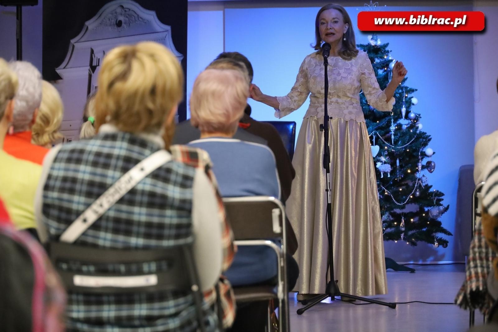 Zdjęcie w galerii na portalu naszraciborz.pl: Żeby nam się jeszcze chciało! Laura Łącz wystąpiła w raciborskiej bibliotece wiadomości z regionu