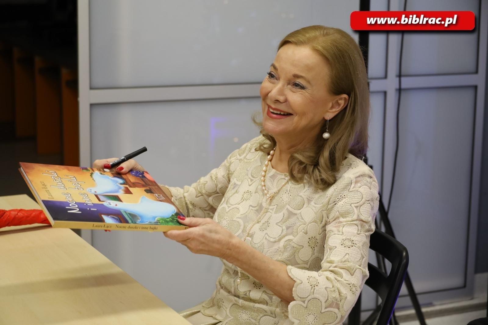 Zdjęcie w galerii na portalu naszraciborz.pl: Żeby nam się jeszcze chciało! Laura Łącz wystąpiła w raciborskiej bibliotece wiadomości z regionu