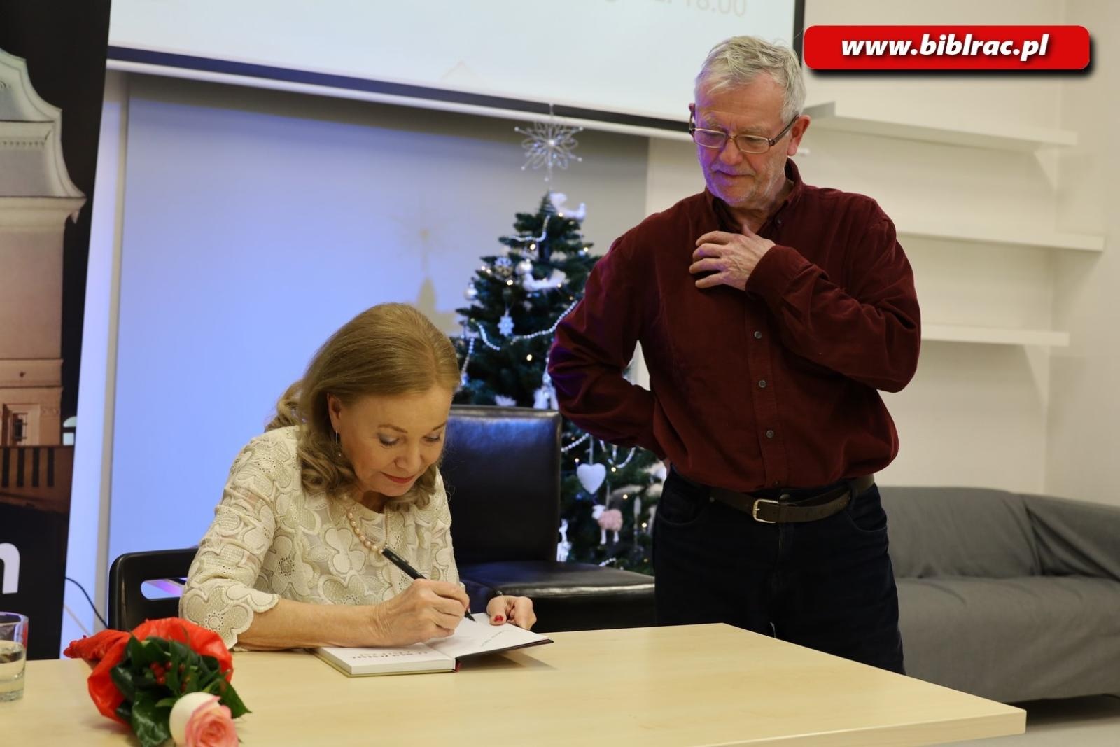 Zdjęcie w galerii na portalu naszraciborz.pl: Żeby nam się jeszcze chciało! Laura Łącz wystąpiła w raciborskiej bibliotece wiadomości z regionu