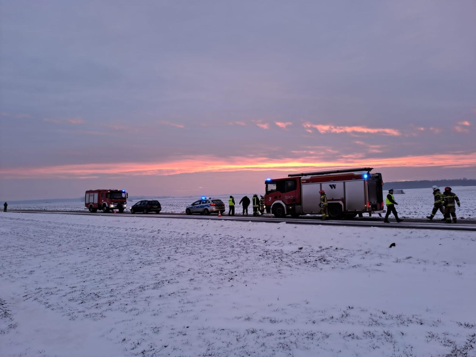 Zdjęcie w galerii na portalu naszraciborz.pl: Dachowanie skody na trasie Tworków-Hać wiadomości z regionu