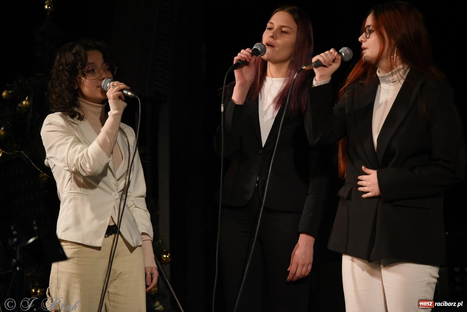 Zdjęcie w galerii na portalu naszraciborz.pl: Orkiestra Kameralna RCK i Perspektywa na debiucie Koncertów zimowych wiadomości z regionu