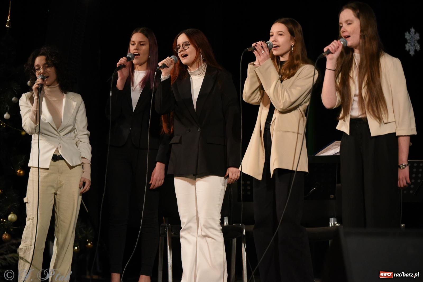 Zdjęcie w galerii na portalu naszraciborz.pl: Orkiestra Kameralna RCK i Perspektywa na debiucie Koncertów zimowych wiadomości z regionu