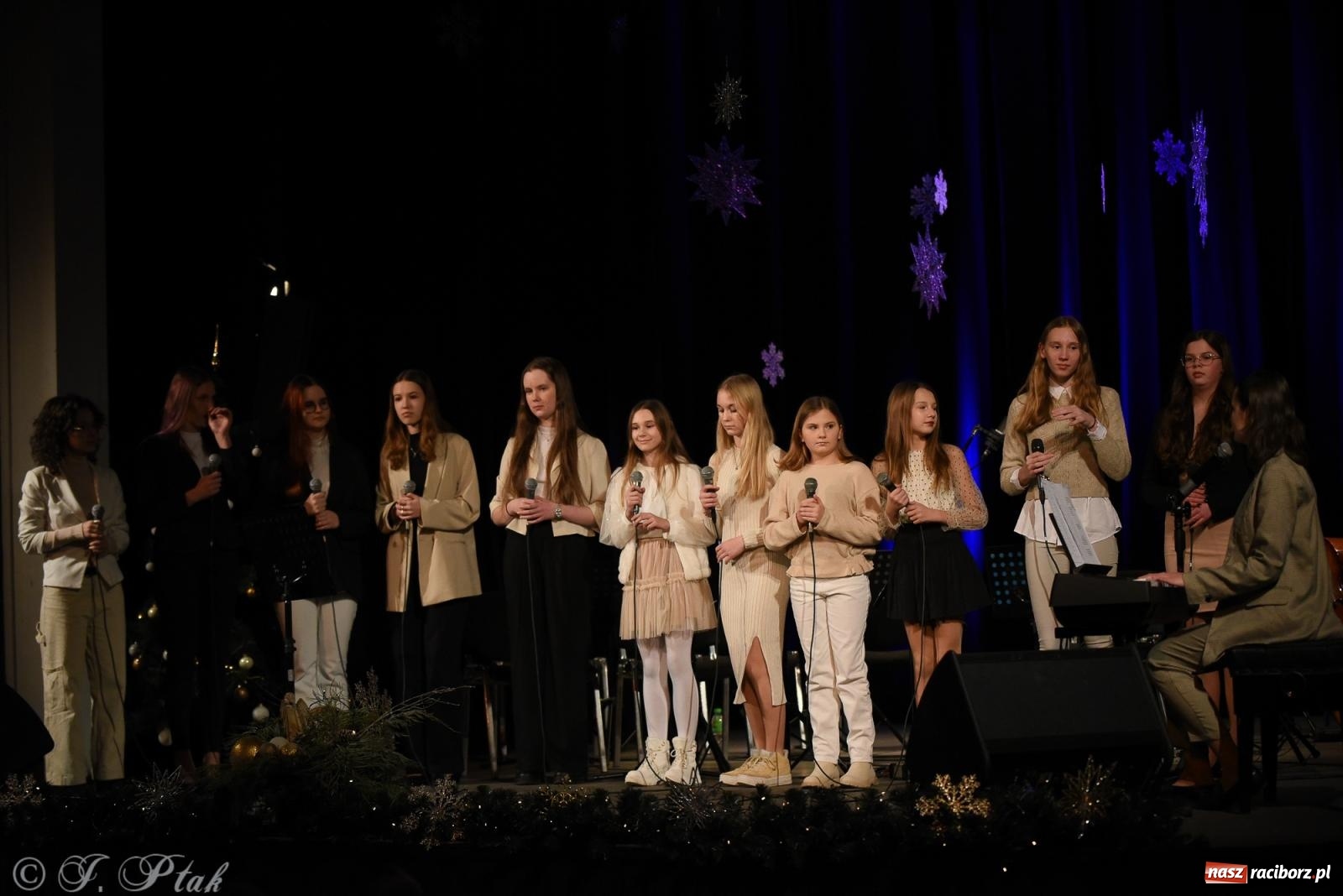 Zdjęcie w galerii na portalu naszraciborz.pl: Orkiestra Kameralna RCK i Perspektywa na debiucie Koncertów zimowych wiadomości z regionu